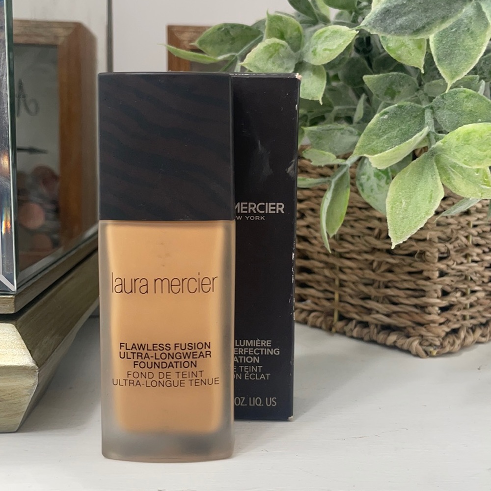 Flawless Fusion Ultra-Longwear Foundation 2W2